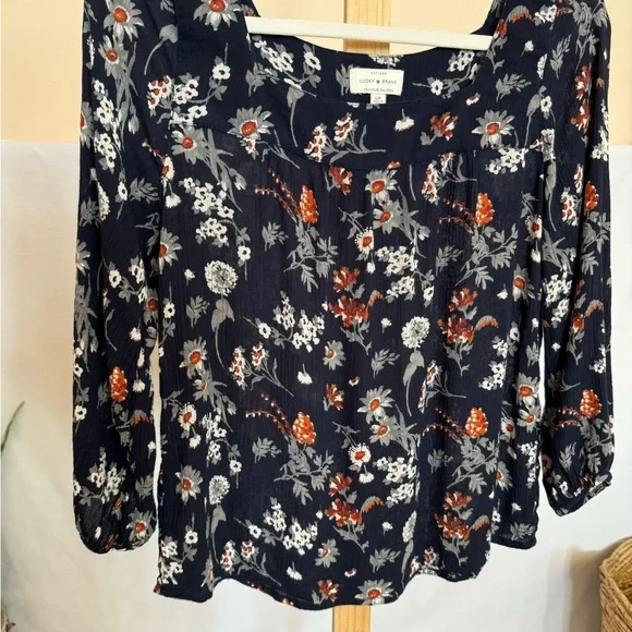 🍀Lucky Brand Smocked Square Neck Top Small *EUC! Navy/Floral - Picture 4 of 7